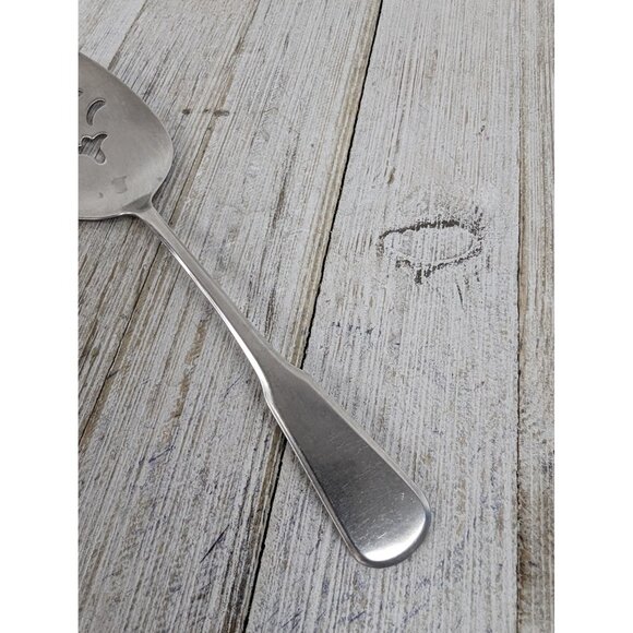 Oneida Independence Stainless Steel Cake Pie Spatula Server 8 1/2" - Picture 3 of 7